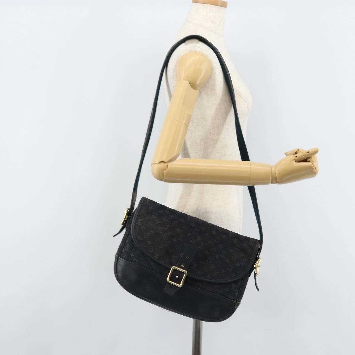 Louis Vuitton LOUIS VUITTON Monogram Mini Belanger Shoulder Bag Black M92672 LV Authentic 172756