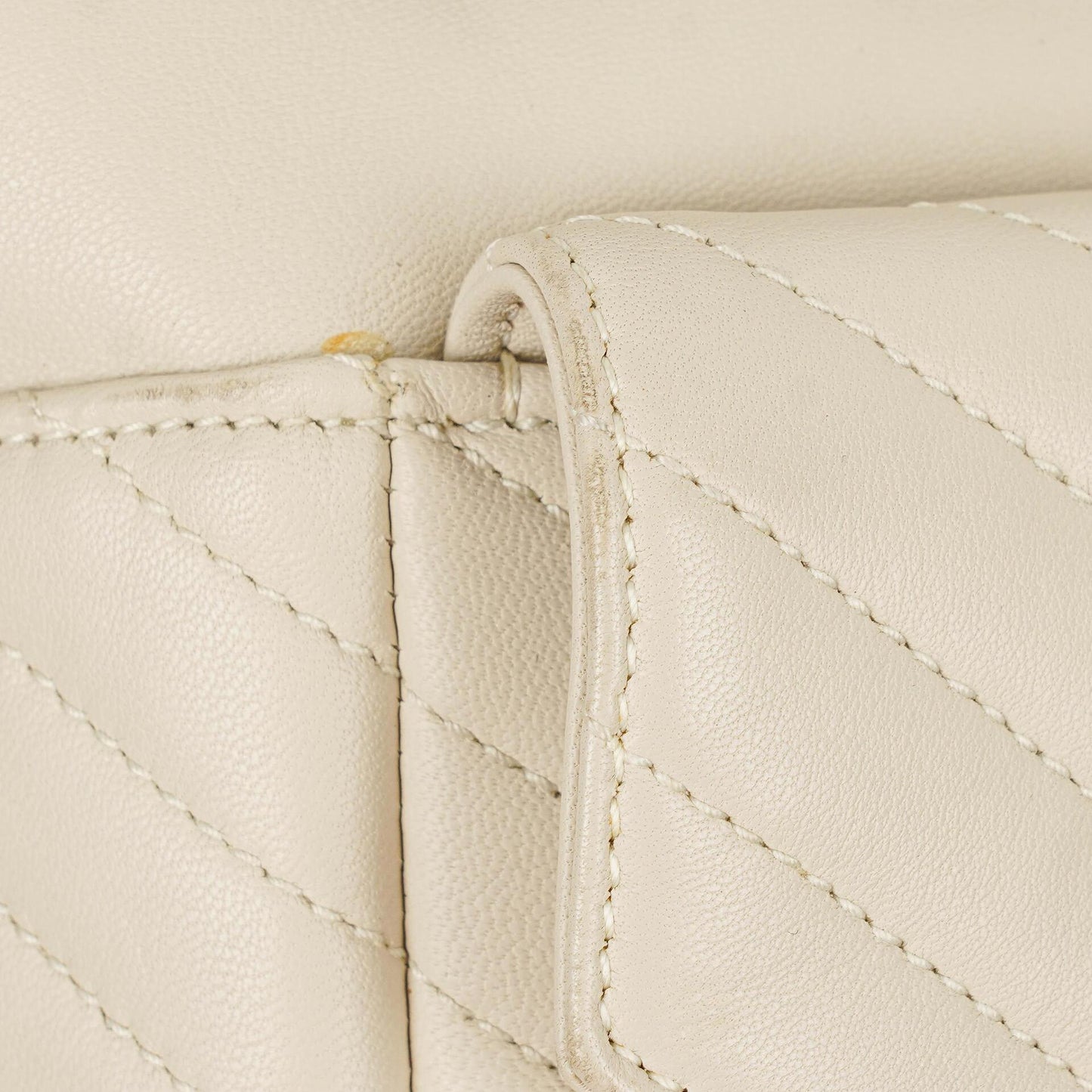 Saint Laurent Joe Rucksack aus weißem Chevron-gestepptem Lammleder