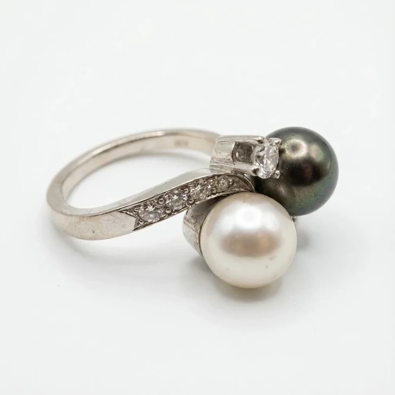 Exquisiter Toi et Moi Ring 750 Weißgold – Diamanten, Tahiti & Akoya Perlen