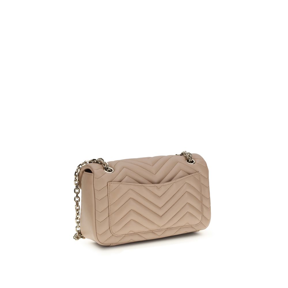 Gucci GG Marmont Schultertasche aus schwarzem Kalbsleder mit Matelassé-Steppung