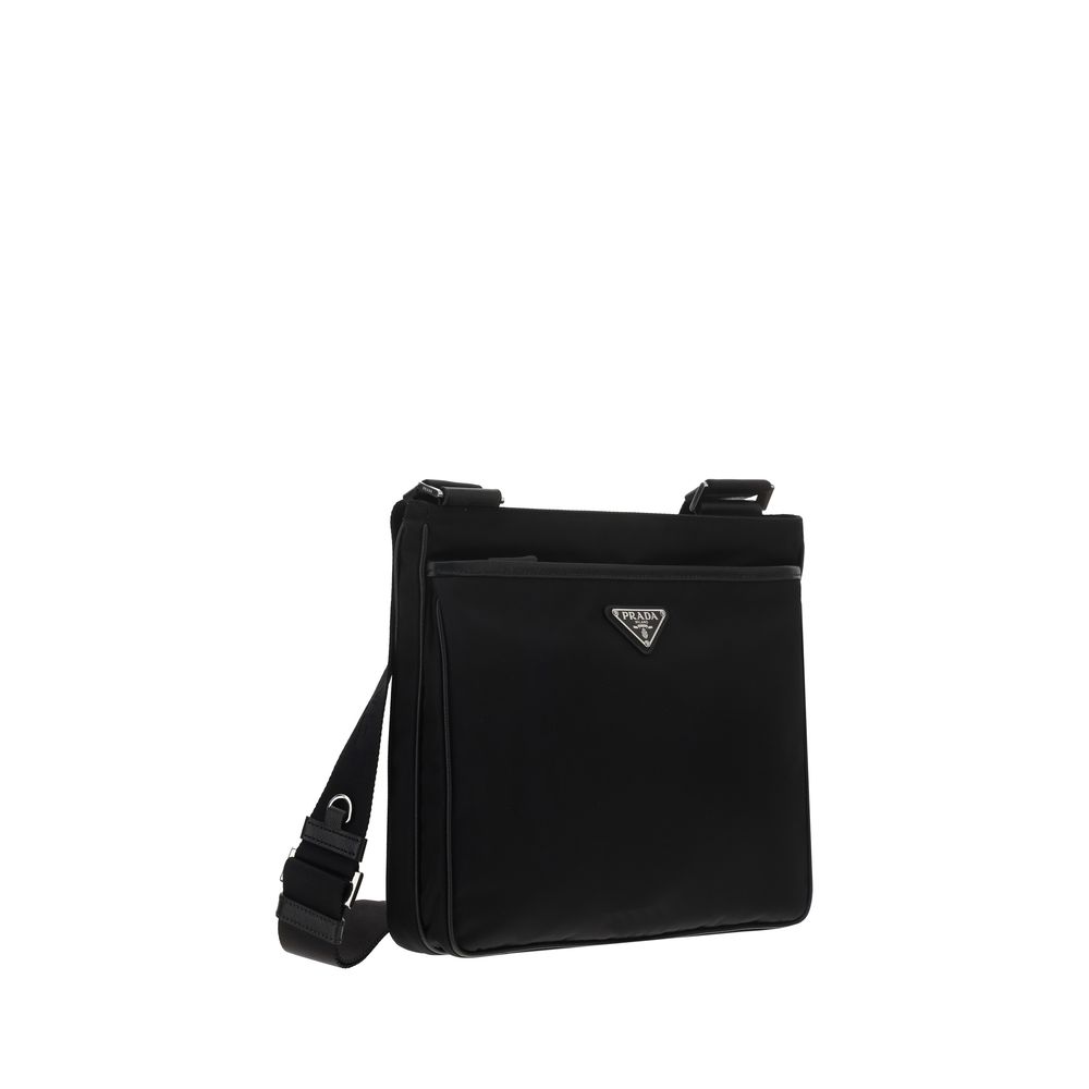 Prada Schwarze Schultertasche aus Nylon – Eleganz in Perfektion