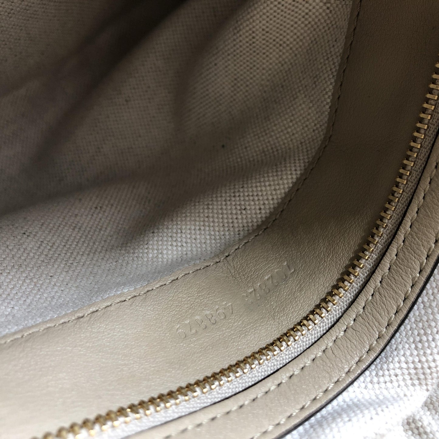Gucci Aria Kalbsleder Web Große Attache Umhängetasche Beige – Luxus für Anspruchsvolle