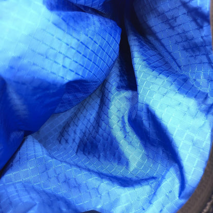 Bottega Veneta Czarna i Niebieska Nylonowa Torba na Ramię – Elegancja dla Współczesnego Stylu Życia