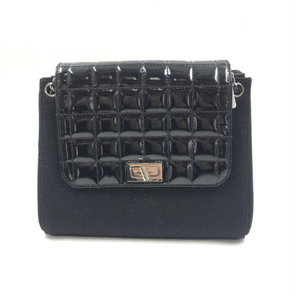 Chanel Schultertasche "Chocolate Bar" aus Lackleder – Zeitloses Luxusaccessoire