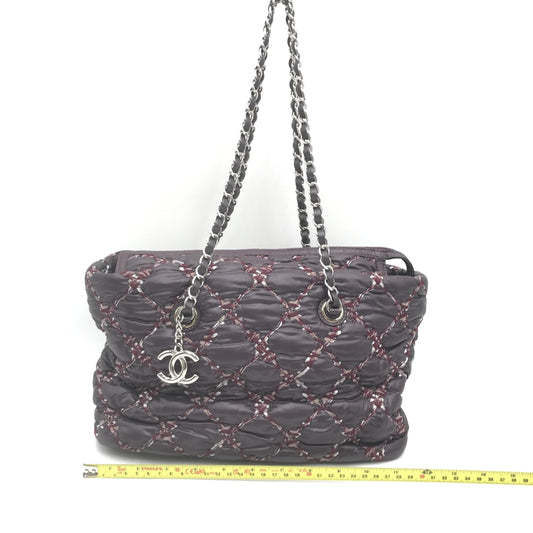 Chanel Paris-Byzance Umhängetasche aus violettem Nylon mit Kette – Exquisite Luxusmode