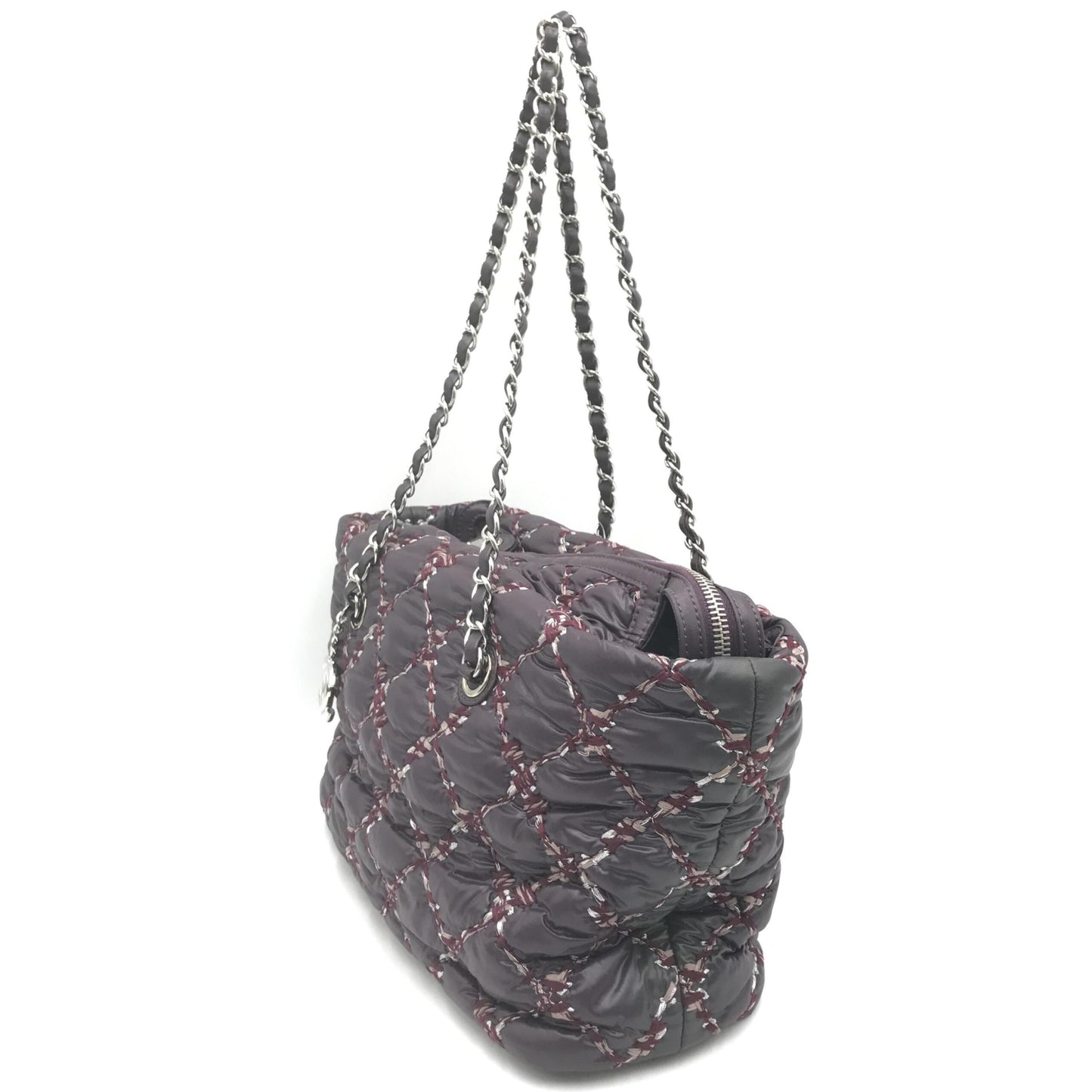 Chanel Paris-Byzance Umhängetasche aus violettem Nylon mit Kette – Exquisite Luxusmode