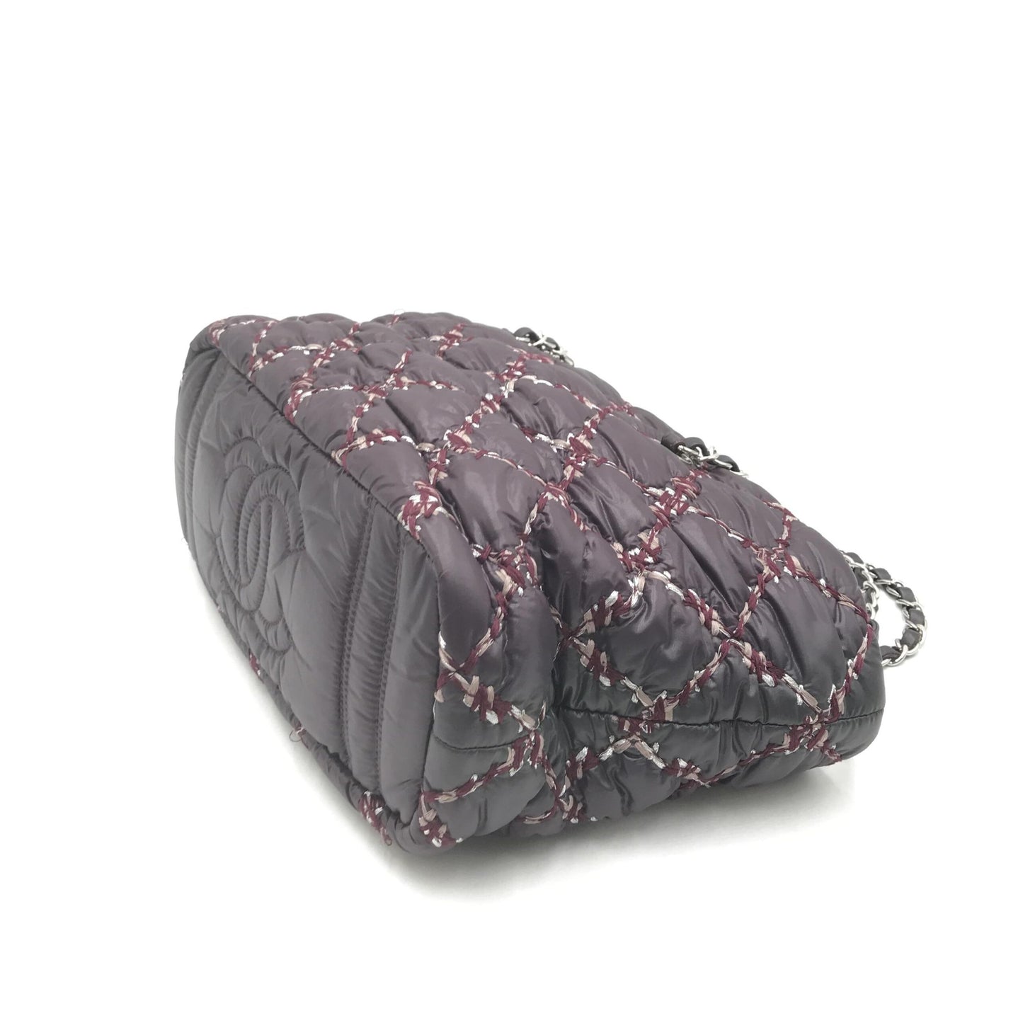 Chanel Paris-Byzance Umhängetasche aus violettem Nylon mit Kette – Exquisite Luxusmode