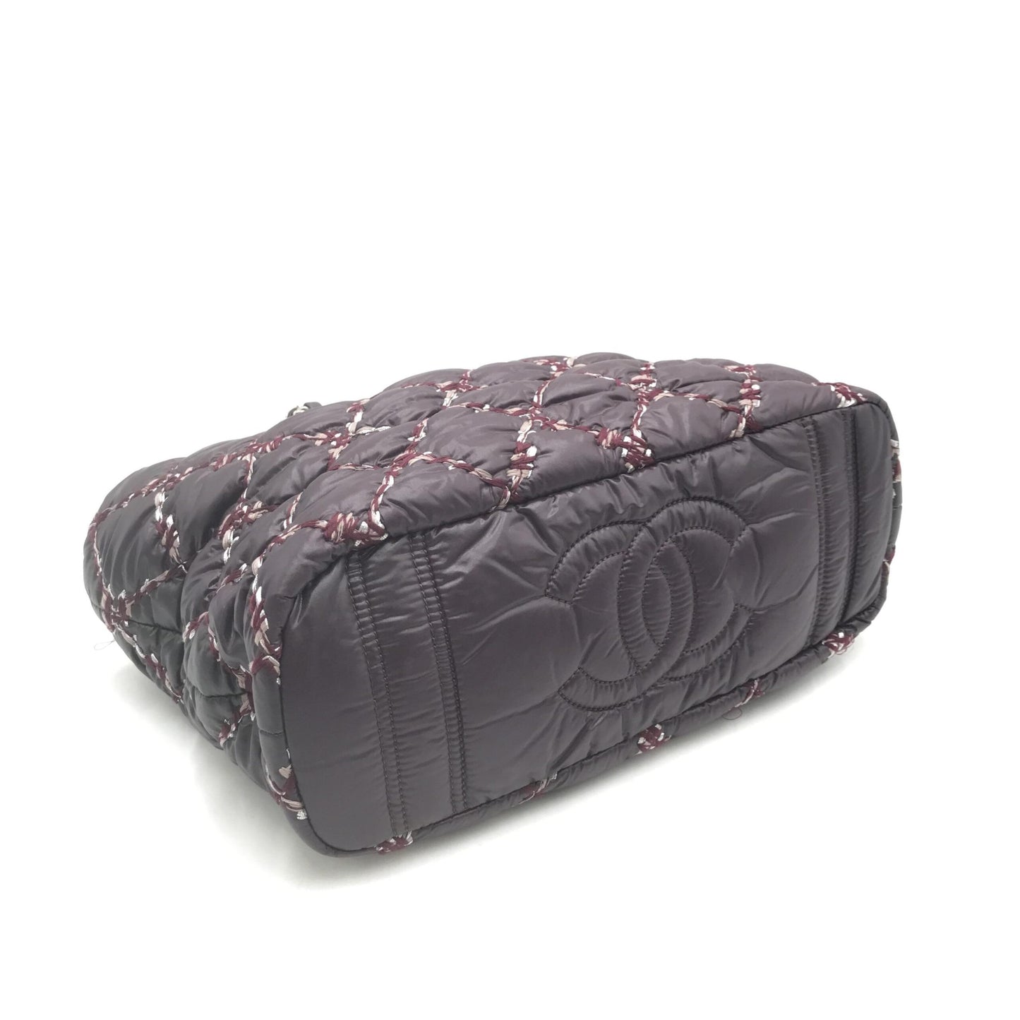 Chanel Paris-Byzance Umhängetasche aus violettem Nylon mit Kette – Exquisite Luxusmode