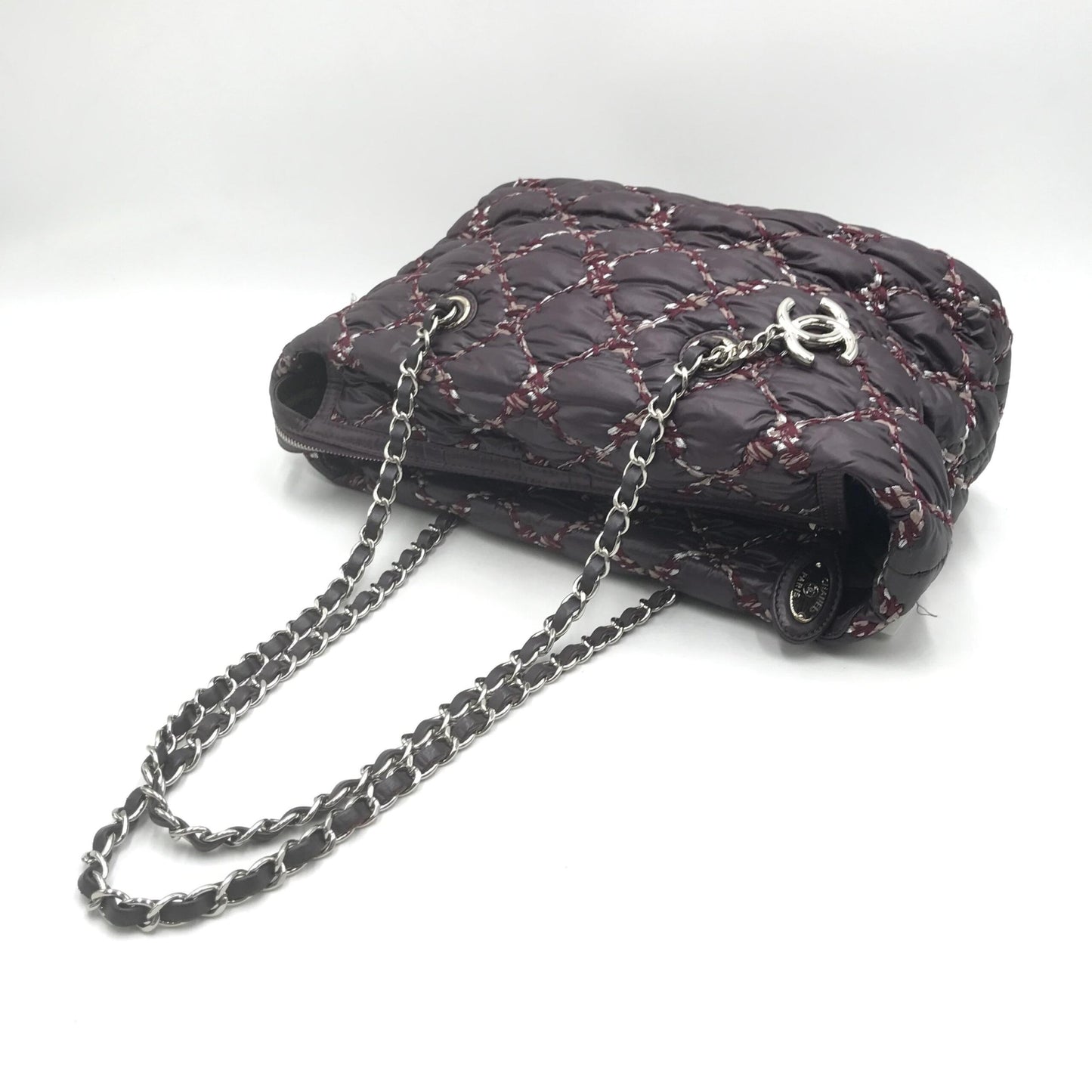 Chanel Paris-Byzance Umhängetasche aus violettem Nylon mit Kette – Exquisite Luxusmode