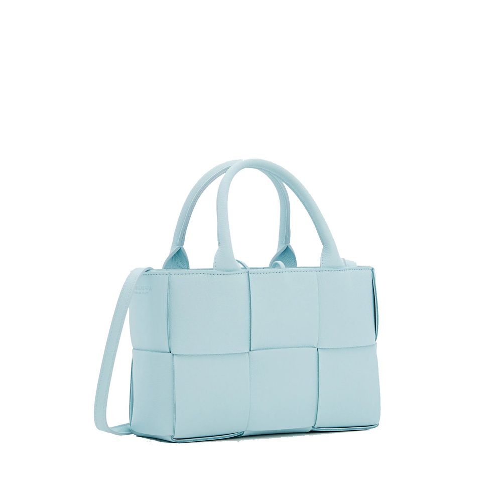 Niebieska torba-shopper Bottega Veneta ze skóry jagnięcej – elegancja i styl w jednym