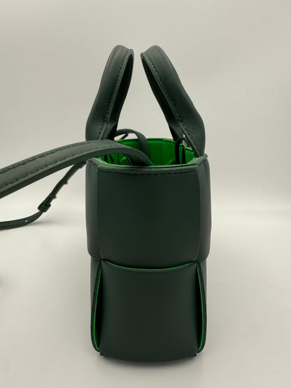 Bottega Veneta Candy Arco Schultertasche – Luxuriöse Damenhandtasche aus Leder