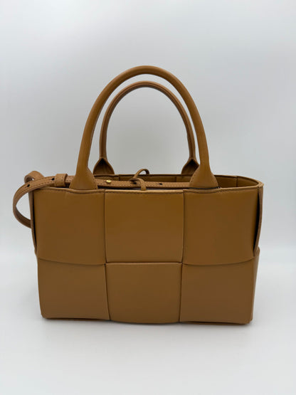 Bottega Veneta ARCO Schultertasche aus Leder – Elegante Damenhandtasche