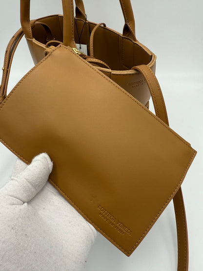 Bottega Veneta ARCO Schultertasche aus Leder – Elegante Damenhandtasche