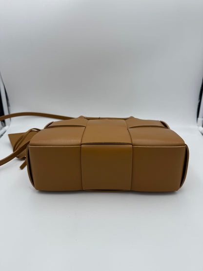 Bottega Veneta ARCO Schultertasche aus Leder – Elegante Damenhandtasche