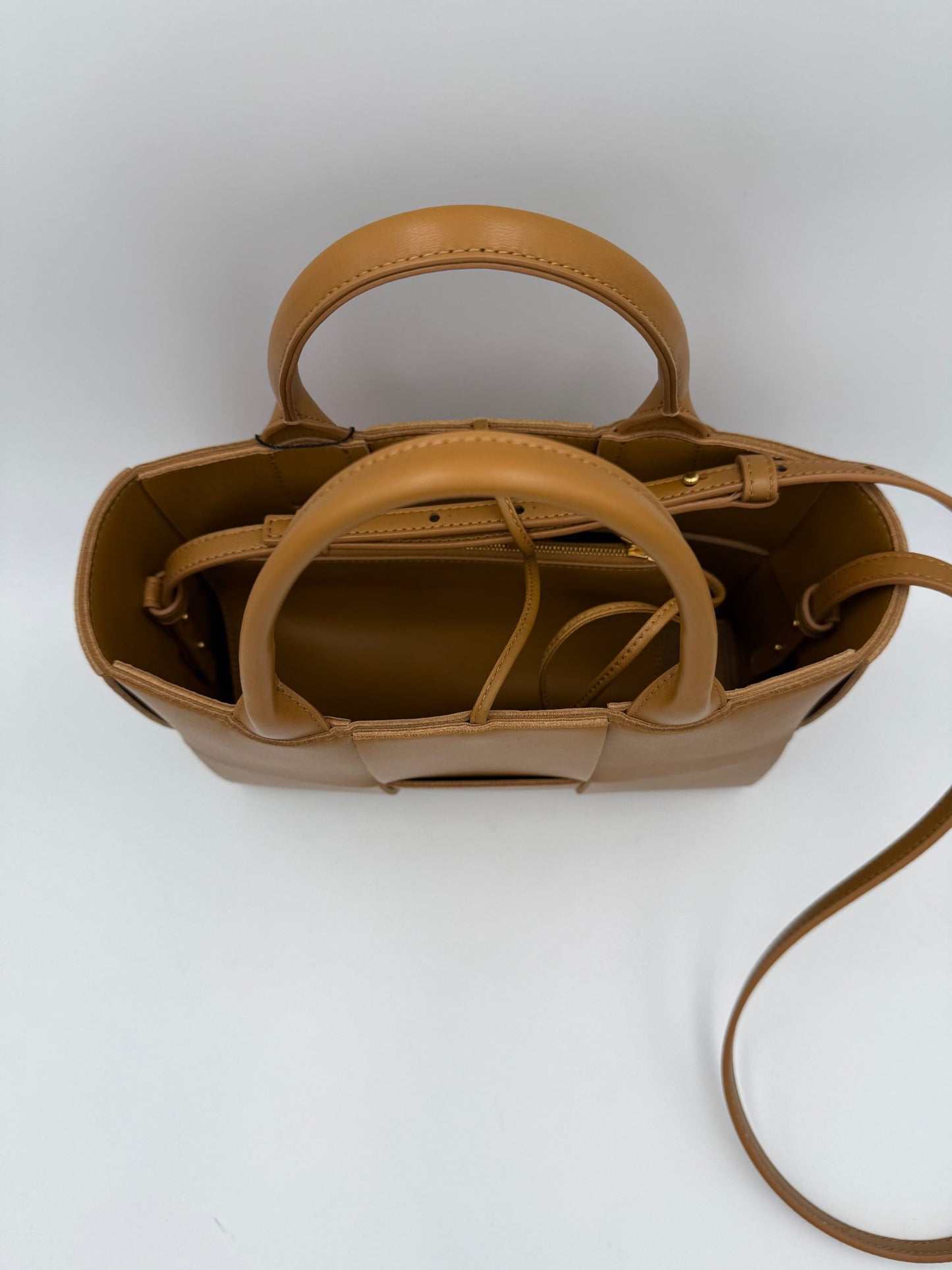 Bottega Veneta ARCO Schultertasche aus Leder – Elegante Damenhandtasche