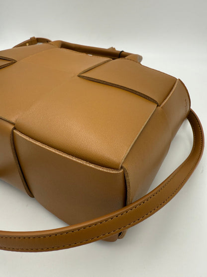 Bottega Veneta ARCO Schultertasche aus Leder – Elegante Damenhandtasche