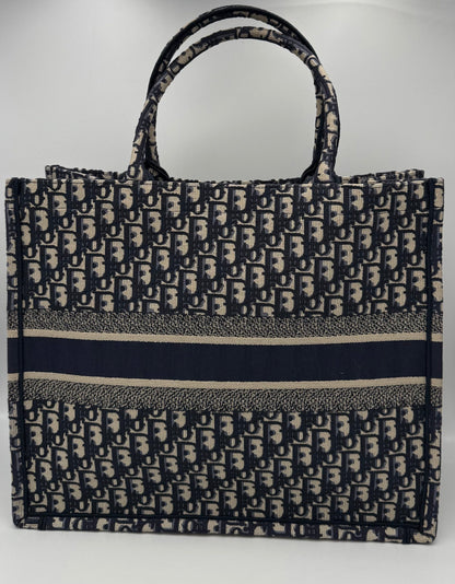 Dior DIOR TOTE BOOK Grande - Luxuriöse Oblique-Tasche für den Alltag