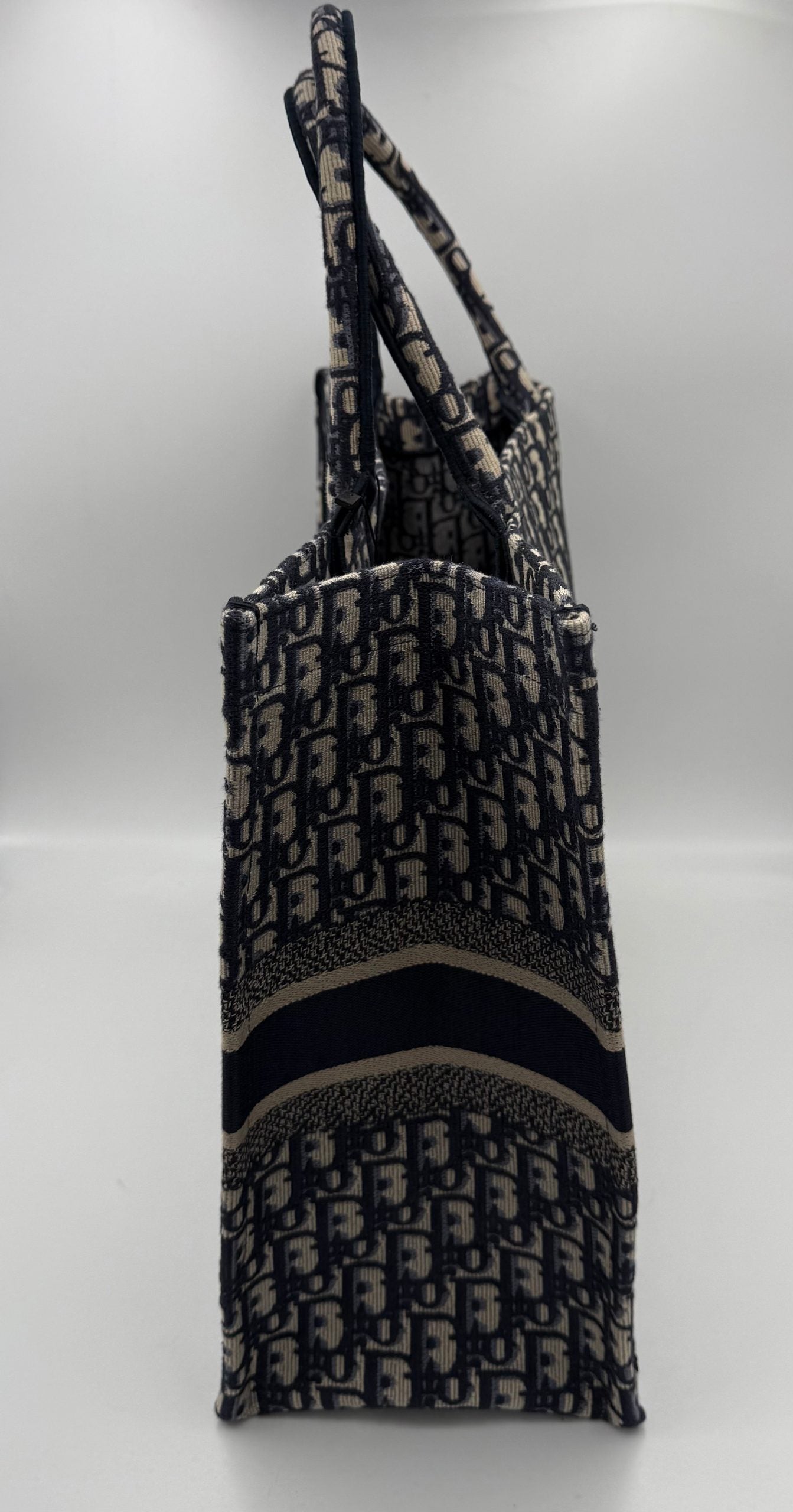 Dior DIOR TOTE BOOK Grande - Luxuriöse Oblique-Tasche für den Alltag