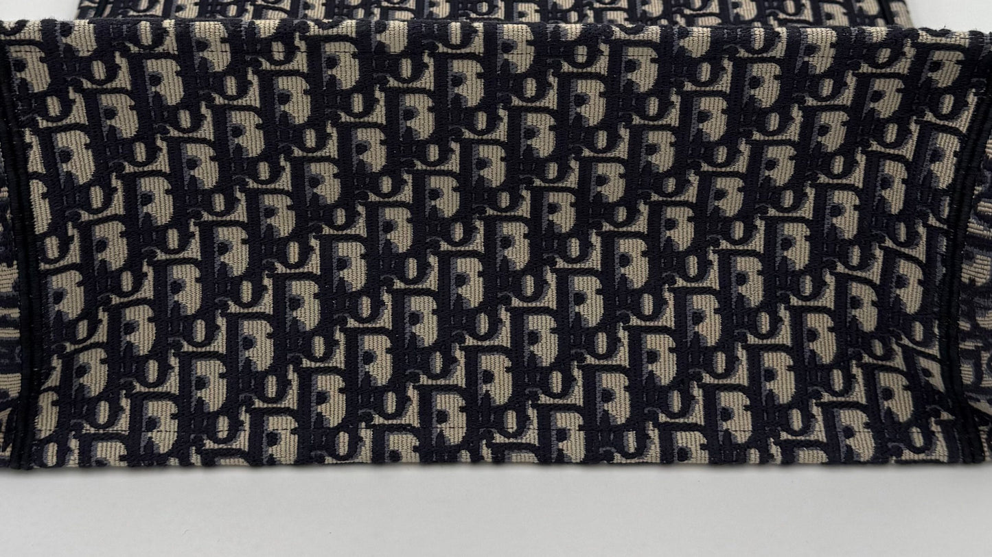 Dior DIOR TOTE BOOK Grande - Luxuriöse Oblique-Tasche für den Alltag