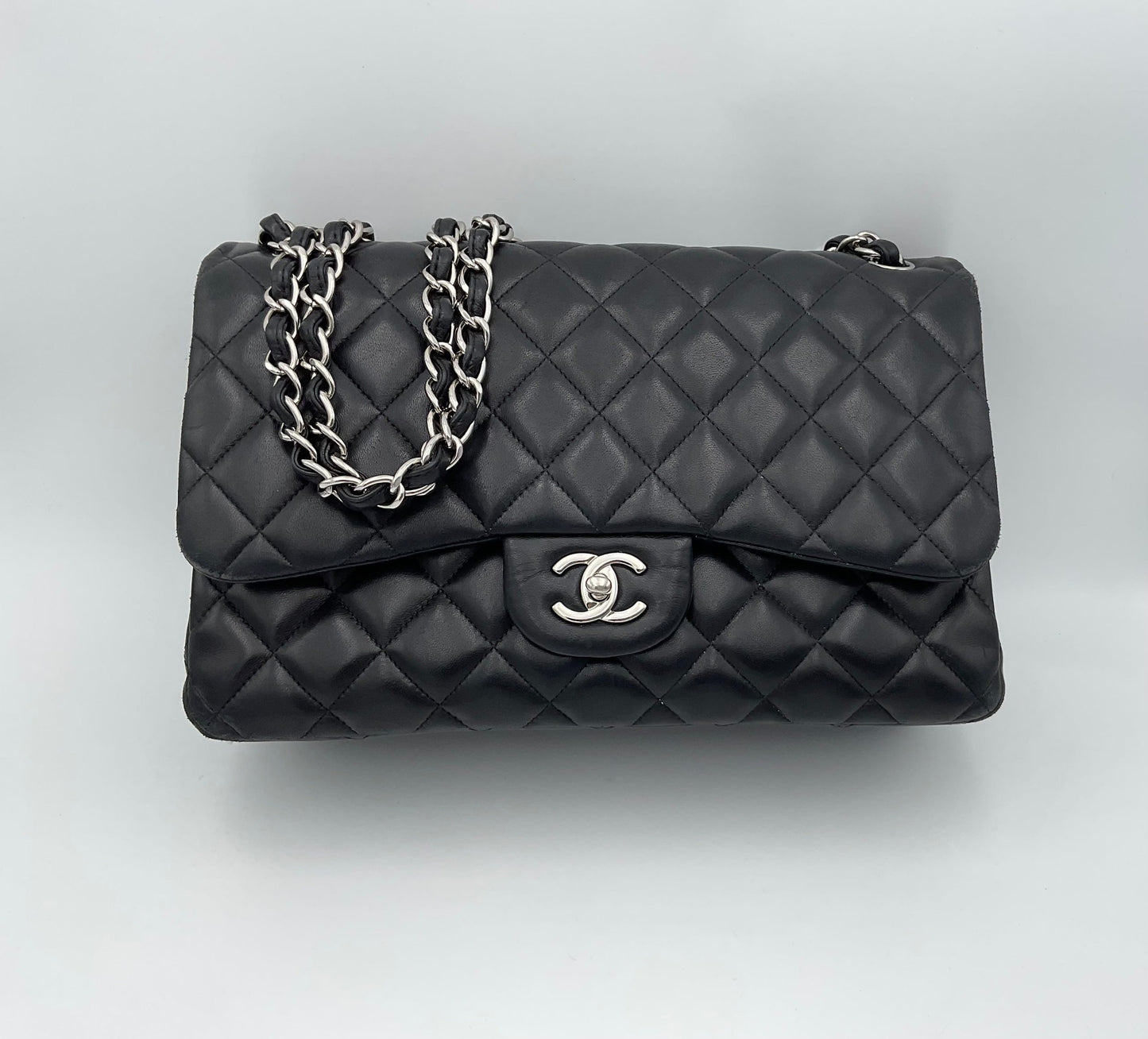 CHANEL Timeless Classique Jumbo Handtasche – Luxus in Perfektion