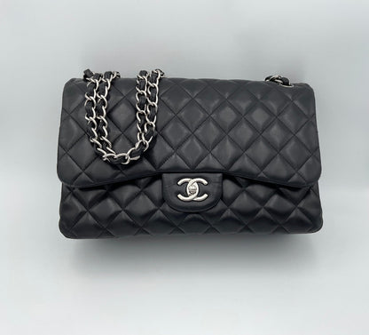 CHANEL Timeless Classique Jumbo Handtasche – Luxus in Perfektion