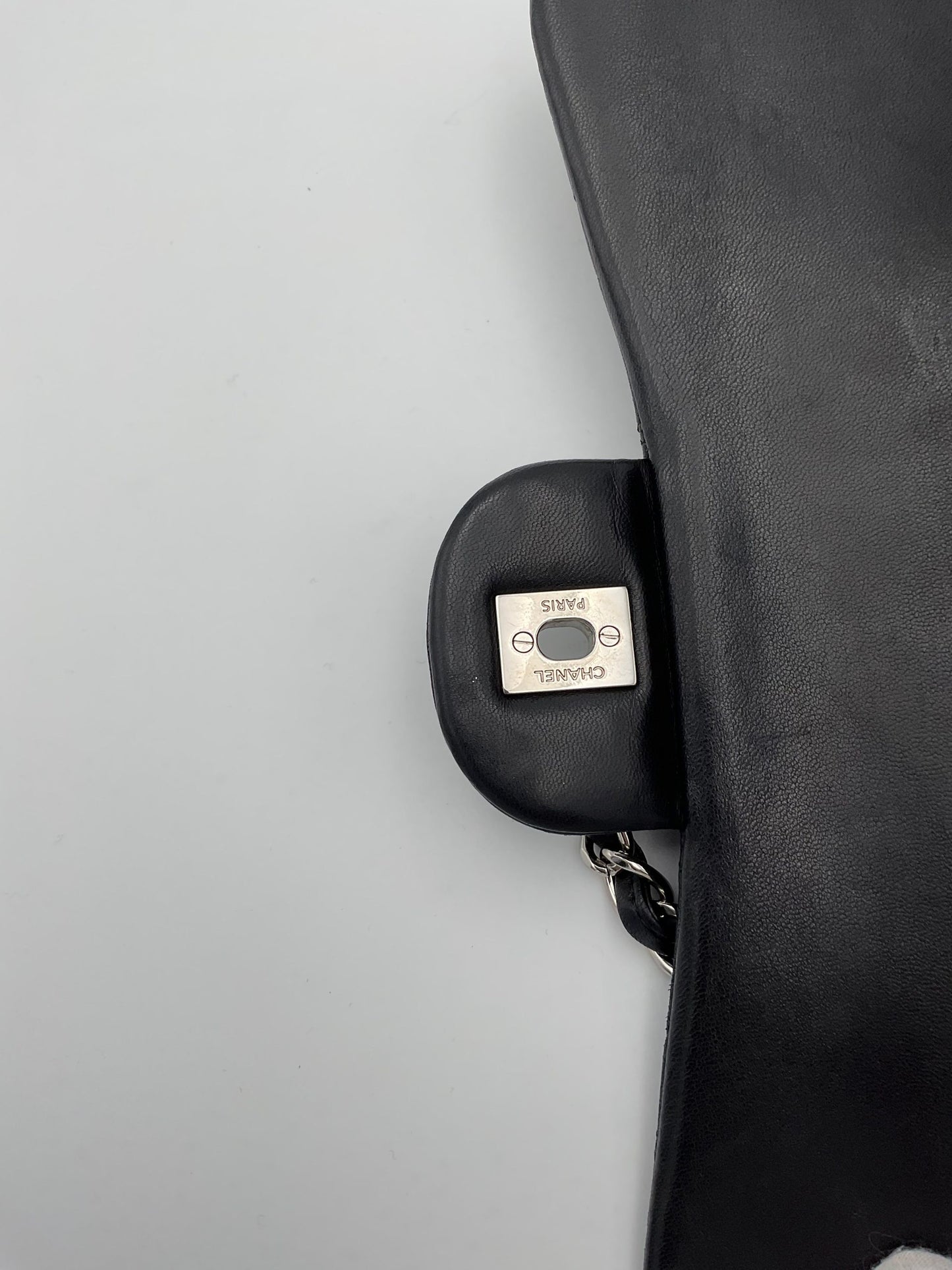 CHANEL Timeless Classique Jumbo Handtasche – Luxus in Perfektion