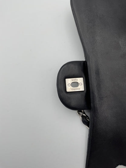 CHANEL Timeless Classique Jumbo Handtasche – Luxus in Perfektion