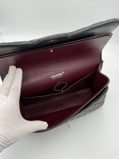 CHANEL Timeless Classique Jumbo Handtasche – Luxus in Perfektion