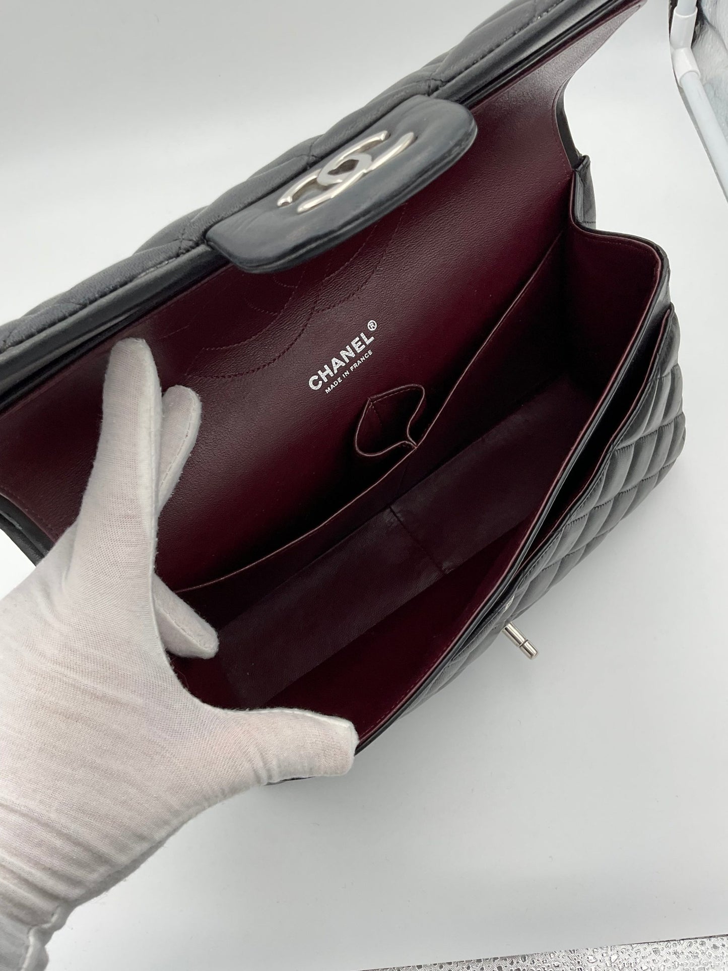 CHANEL Timeless Classique Jumbo Handtasche – Luxus in Perfektion