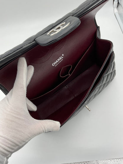 CHANEL Timeless Classique Jumbo Handtasche – Luxus in Perfektion