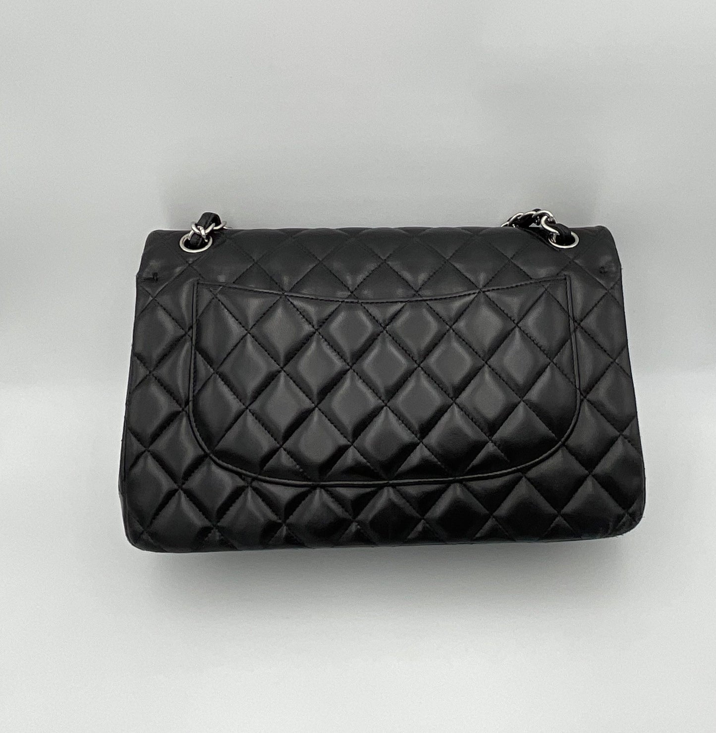 CHANEL Timeless Classique Jumbo Handtasche – Luxus in Perfektion