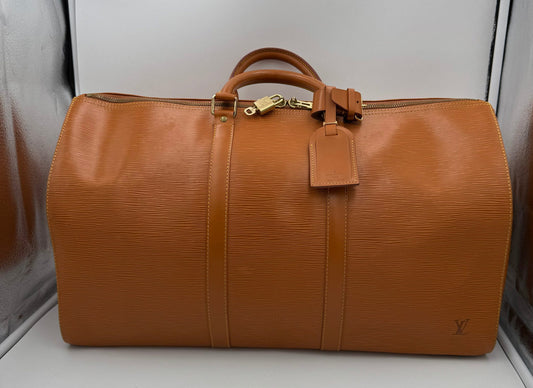 Louis Vuitton Keepall 50 Handtasche aus EPI Leder – Zeitlose Eleganz