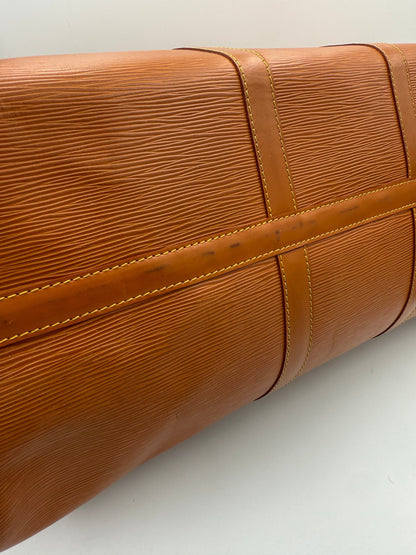 Louis Vuitton Keepall 50 Handtasche aus EPI Leder – Zeitlose Eleganz