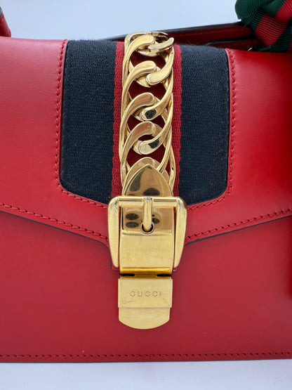 Gucci Sylvie Czerwona Torebka - Elegancja i Luksus dla Kobiet