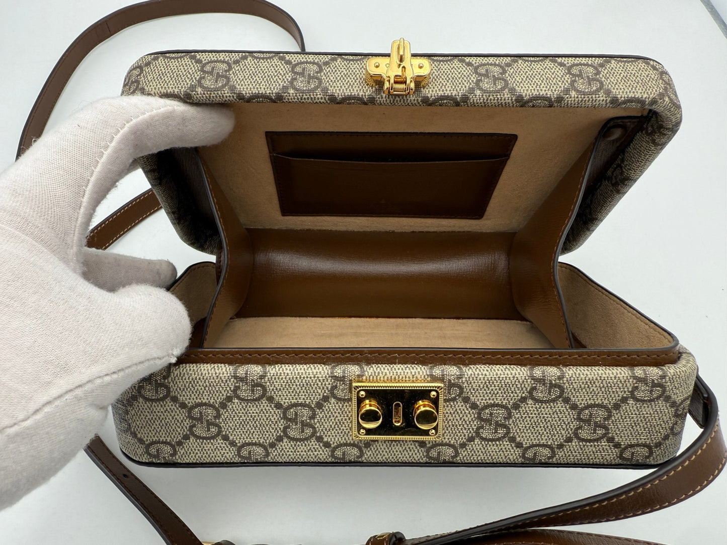 Gucci TRUNK GG Supreme - Luxuriöse Designer Tasche für anspruchsvolle Frauen