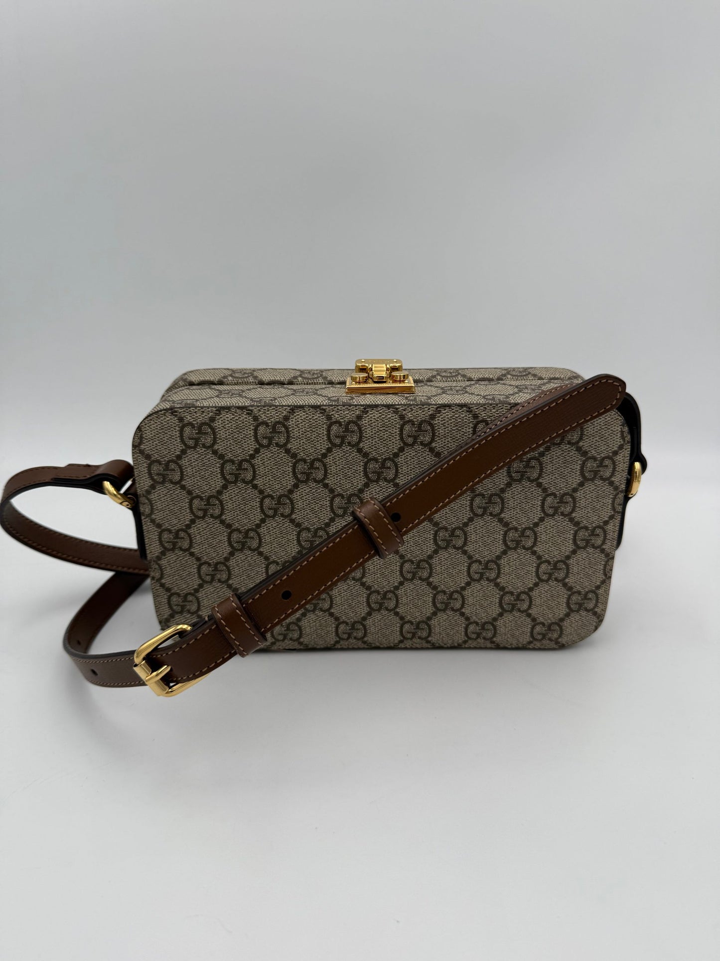 Gucci TRUNK GG Supreme - Luxuriöse Designer Tasche für anspruchsvolle Frauen