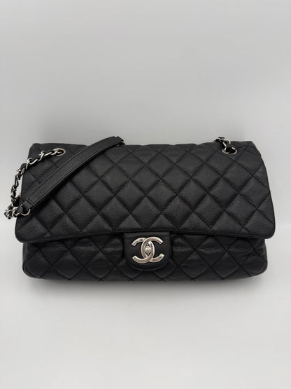 CHANEL Timeless Classique Zip Flap Bag – Elegante Designer Handtasche
