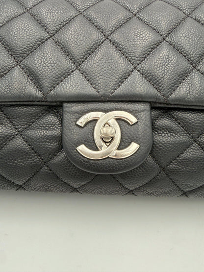 CHANEL Timeless Classique Zip Flap Bag – Elegante Designer Handtasche