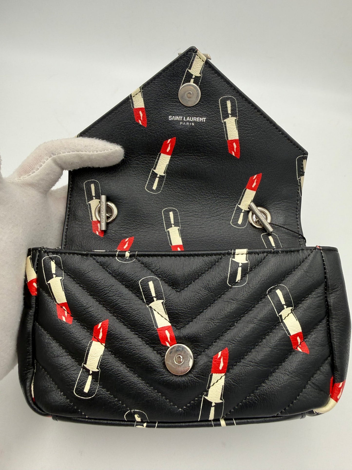 Saint Laurent Mini Envelope Handtasche - Limitierte Auflage mit Lippenstift-Print