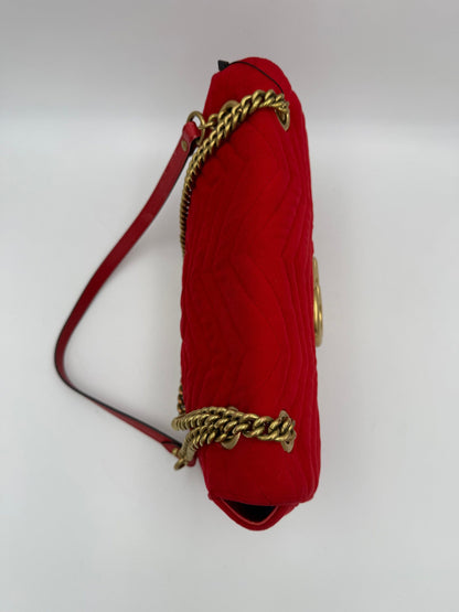 Gucci Marmont Rote Samt-Handtasche – Eleganz und Stil vereint