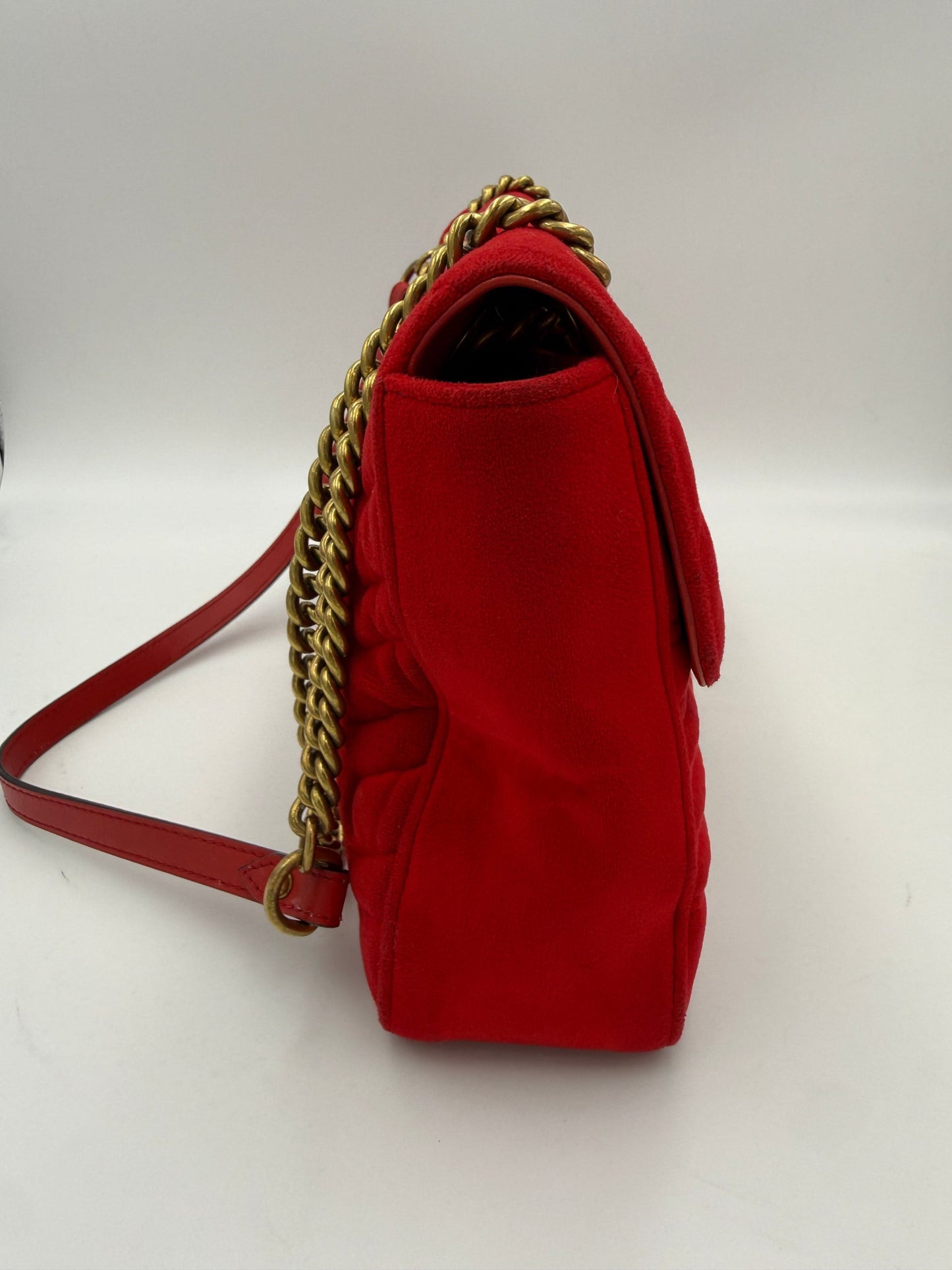 Gucci Marmont Rote Samt-Handtasche – Eleganz und Stil vereint