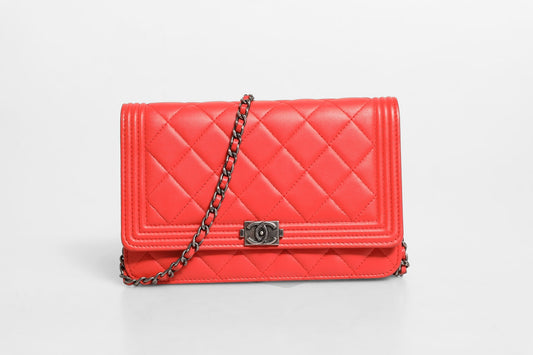 Chanel Boy Wallet on Chain Rotes Lammleder