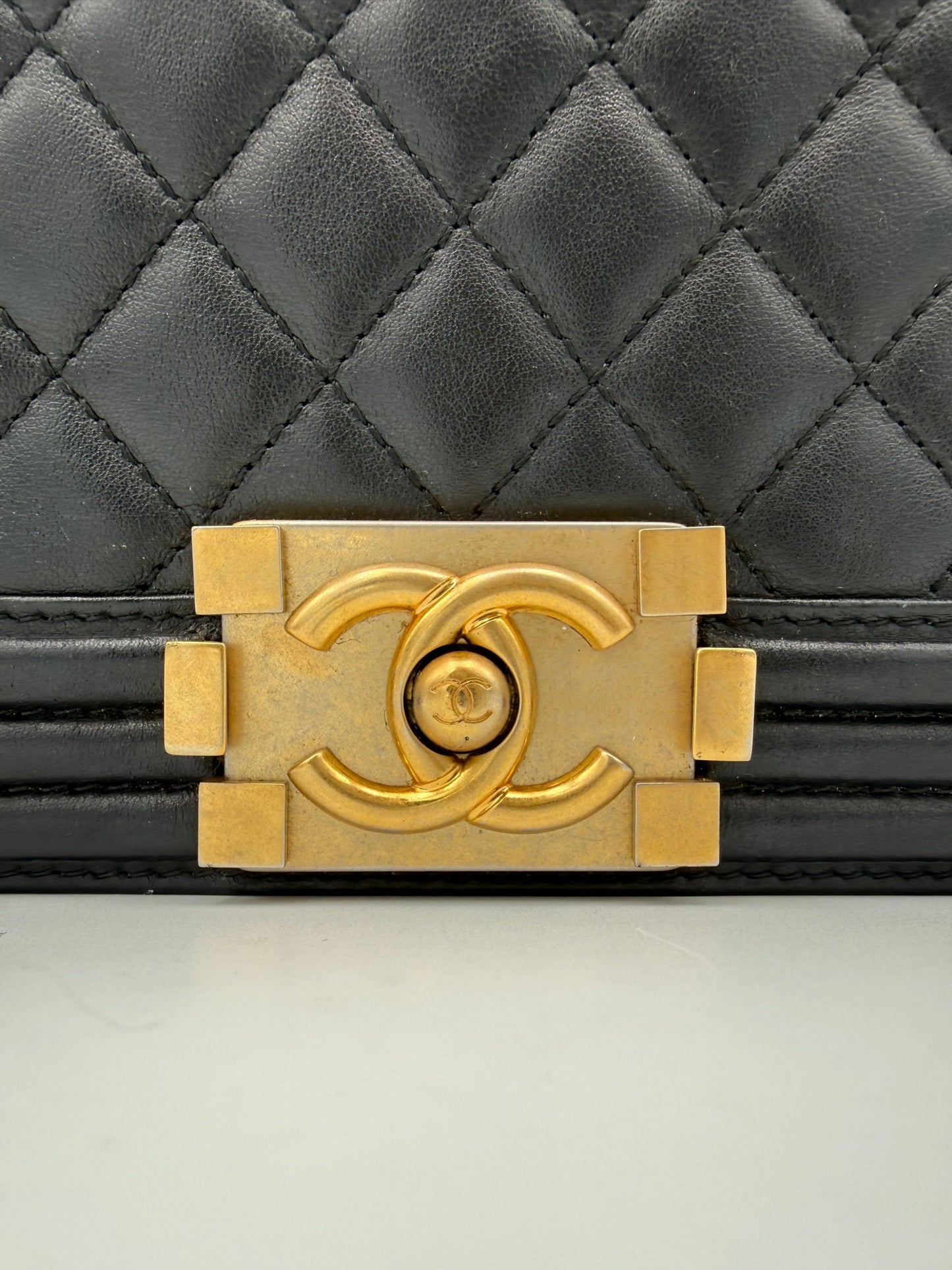 CHANEL BOY Große Handtasche