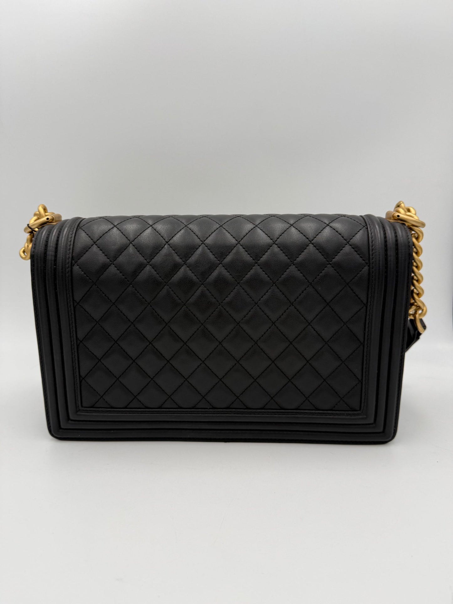 CHANEL BOY Große Handtasche