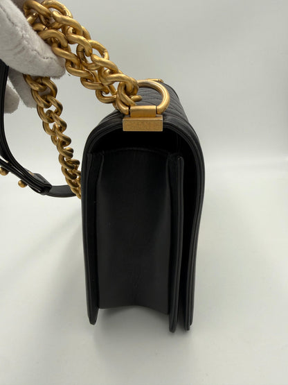 CHANEL BOY Große Handtasche