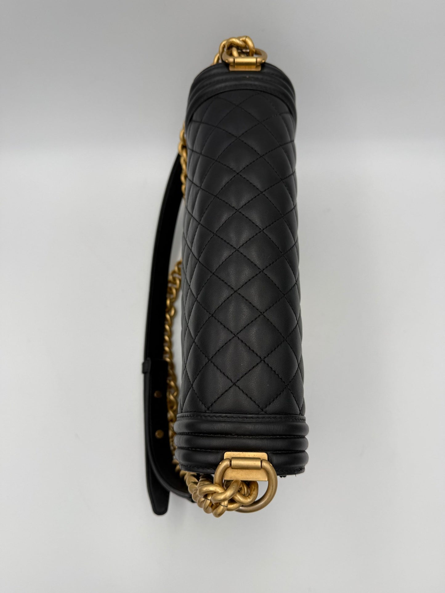 CHANEL BOY Große Handtasche