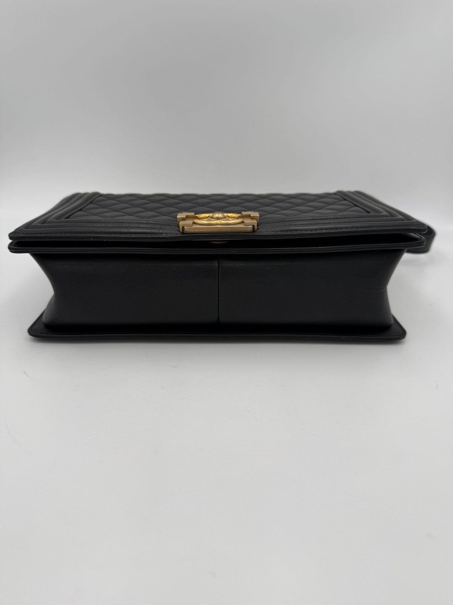 CHANEL BOY Große Handtasche