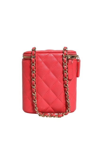 Kleine vertikale Coco Beauty Vanity Case mit Kette aus rotem Kaviar-Steppleder