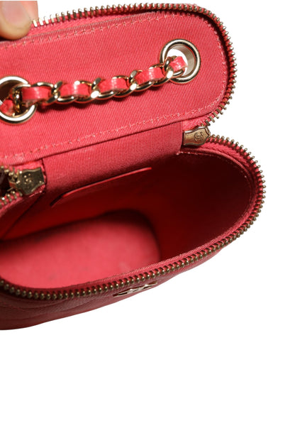 Kleine vertikale Coco Beauty Vanity Case mit Kette aus rotem Kaviar-Steppleder