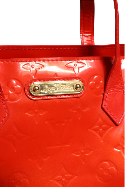 Rote Monogram Vernis Wilshire PM Tasche